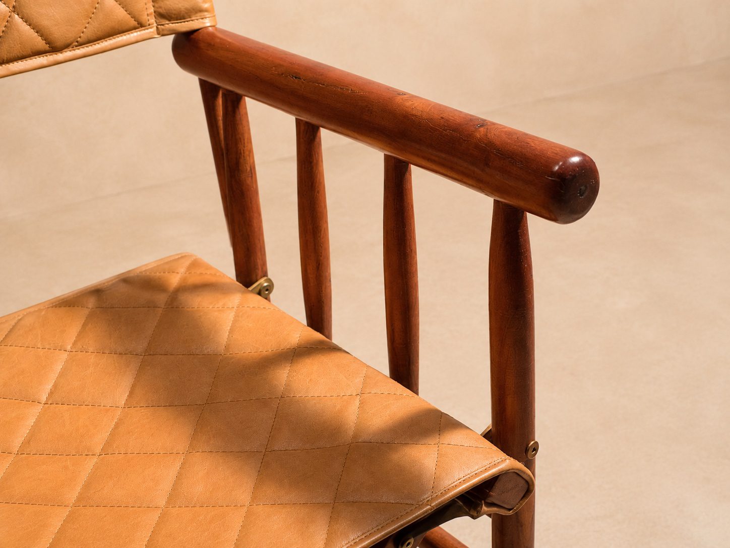 The Kruger Luxury Safari Director's Chair (1) A beautifully turned armrest of The Kruger Luxury Safari Director's Chair